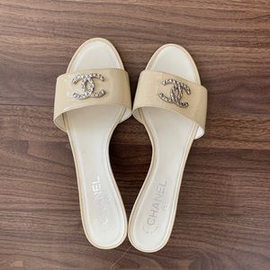 Chanel CC Logo Beige Mules slides slippers